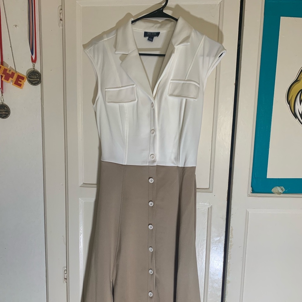 New York clothing company 2 toned dress w/ Belt